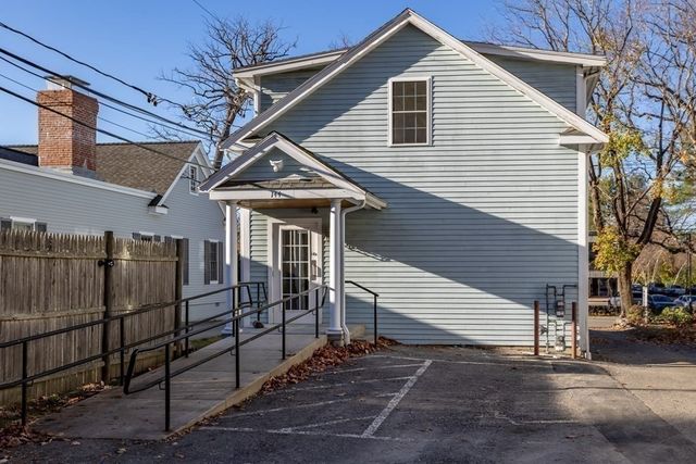 144 Lincoln Road 1, Lincoln, MA 01773