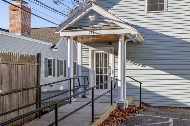144 Lincoln Road 1, Lincoln, MA 01773