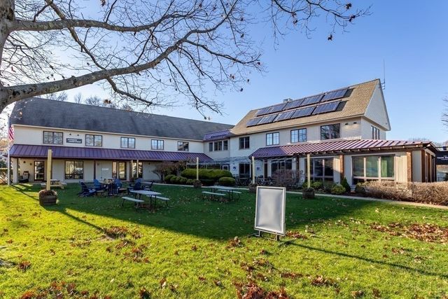 144 Lincoln Road 1, Lincoln, MA 01773