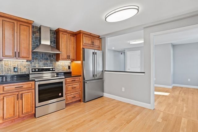 144 Lincoln Road 1, Lincoln, MA 01773