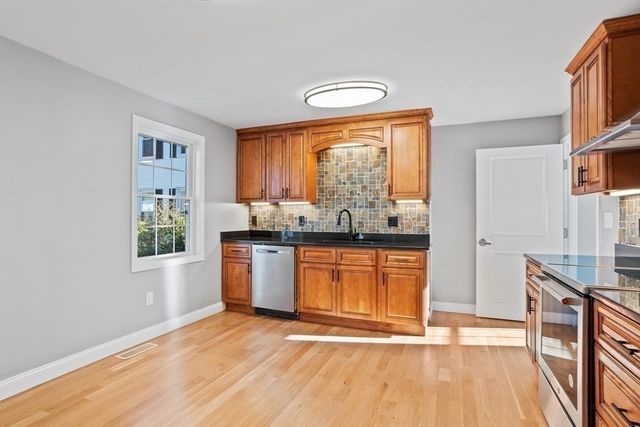 144 Lincoln Road 1, Lincoln, MA 01773