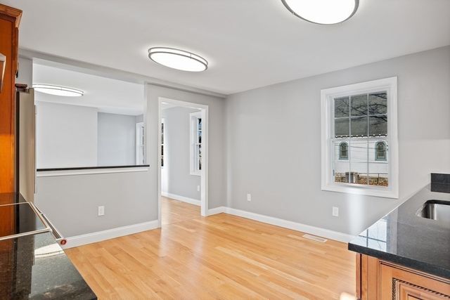 144 Lincoln Road 1, Lincoln, MA 01773