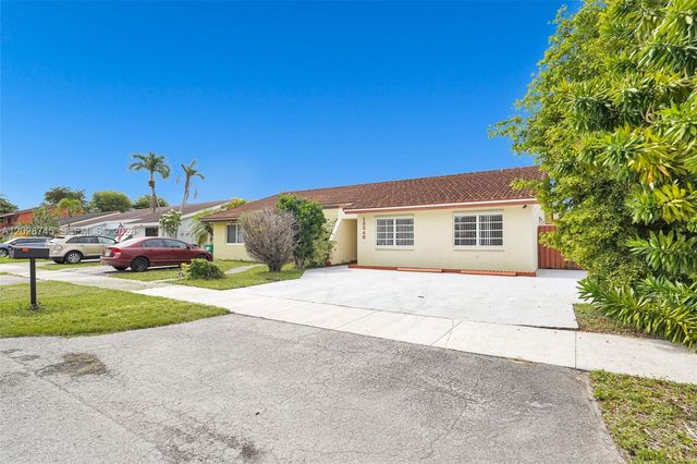 13546 SW 63rd Lane HW, Miami, FL 33183