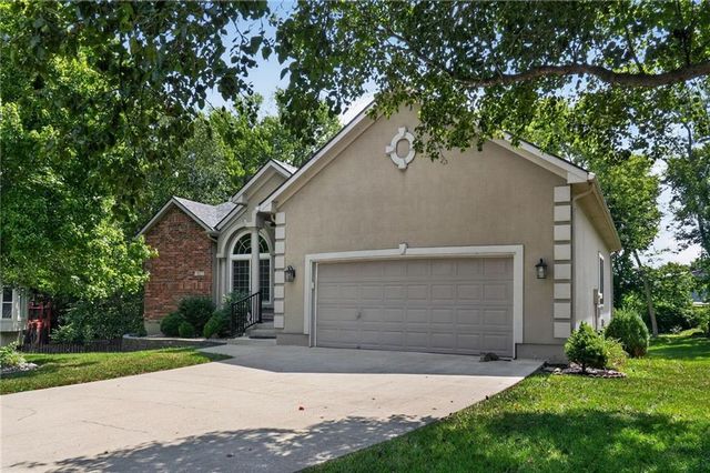1827 S Jones Court, Independence, MO 64057