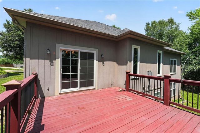 1827 S Jones Court, Independence, MO 64057