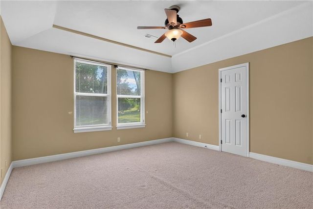 1827 S Jones Court, Independence, MO 64057