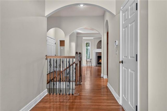 1827 S Jones Court, Independence, MO 64057