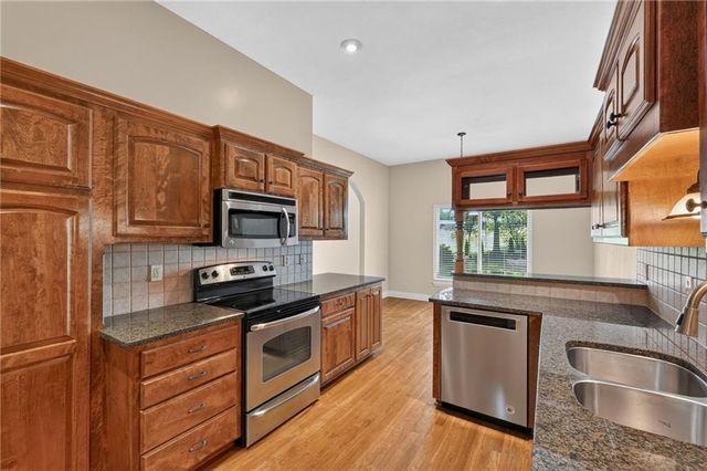 1827 S Jones Court, Independence, MO 64057