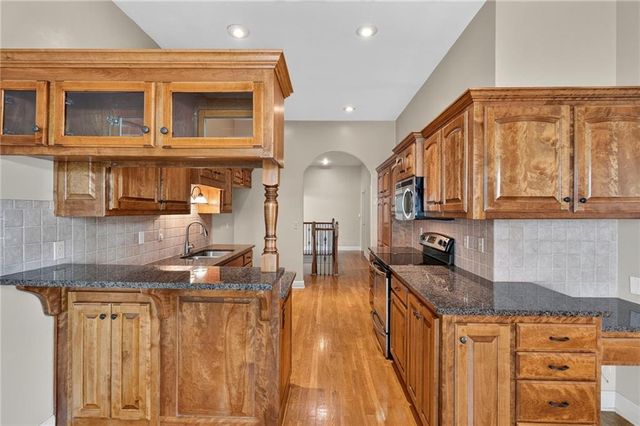 1827 S Jones Court, Independence, MO 64057