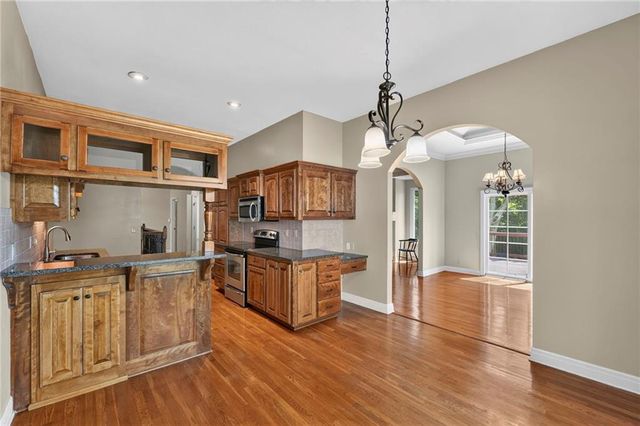 1827 S Jones Court, Independence, MO 64057