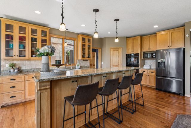 5216 102nd Trail N, Brooklyn Park, MN 55443