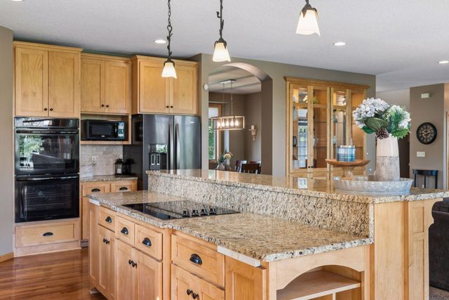 5216 102nd Trail N, Brooklyn Park, MN 55443
