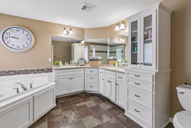 5216 102nd Trail N, Brooklyn Park, MN 55443