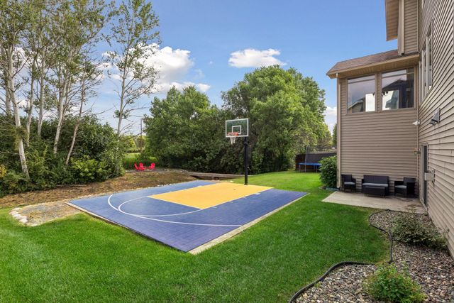 5216 102nd Trail N, Brooklyn Park, MN 55443