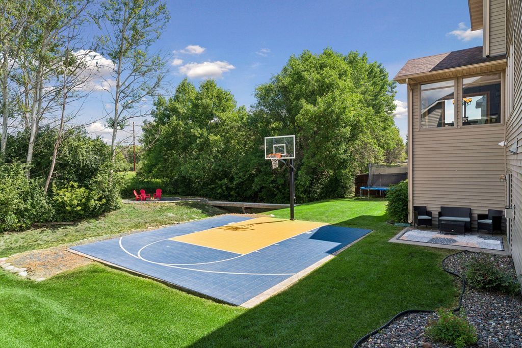 5216 102nd Trail N, Brooklyn Park, MN 55443