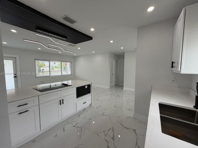 2800 NW 164th Street, Miami Gardens, FL 33054