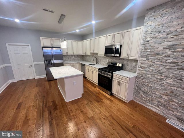 1109 CHRISTIAN ST, Philadelphia, PA 19147