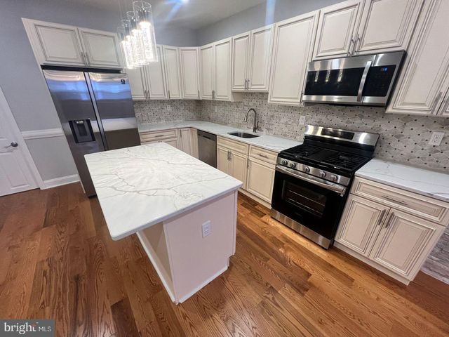 1109 CHRISTIAN ST, Philadelphia, PA 19147