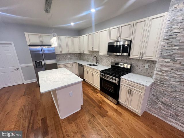 1109 CHRISTIAN ST, Philadelphia, PA 19147