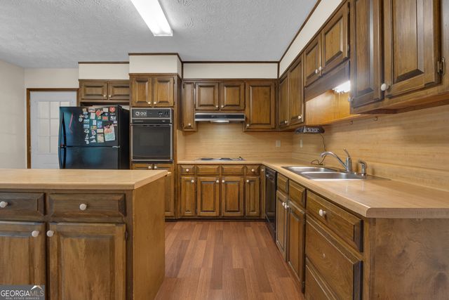 886 Pine Needle Road, Hampton, GA 30228