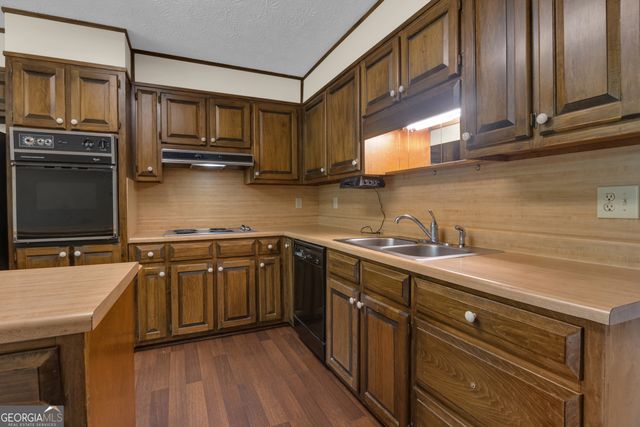 886 Pine Needle Road, Hampton, GA 30228