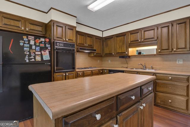 886 Pine Needle Road, Hampton, GA 30228