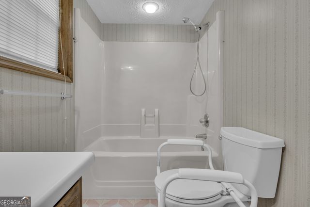 886 Pine Needle Road, Hampton, GA 30228