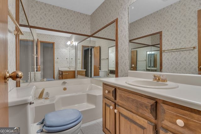 886 Pine Needle Road, Hampton, GA 30228
