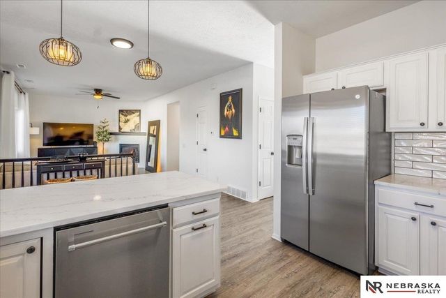 18648 N Circle, Omaha, NE 68135