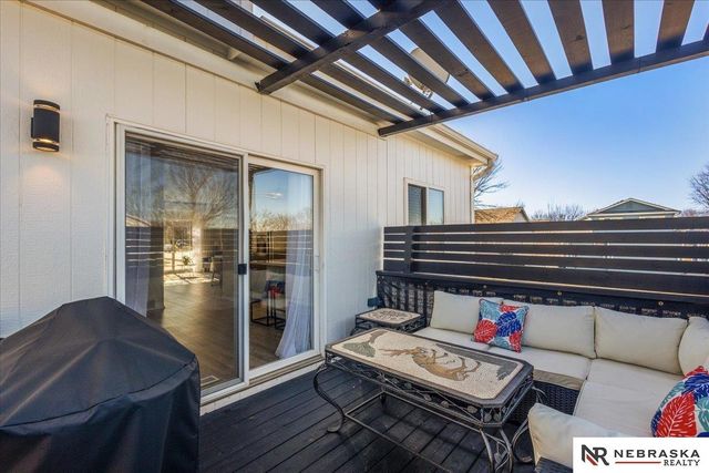 18648 N Circle, Omaha, NE 68135