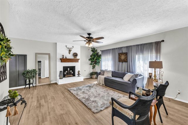 2705 Parrott Avenue, Rosenberg, TX 77471