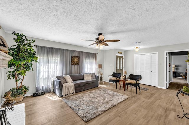 2705 Parrott Avenue, Rosenberg, TX 77471