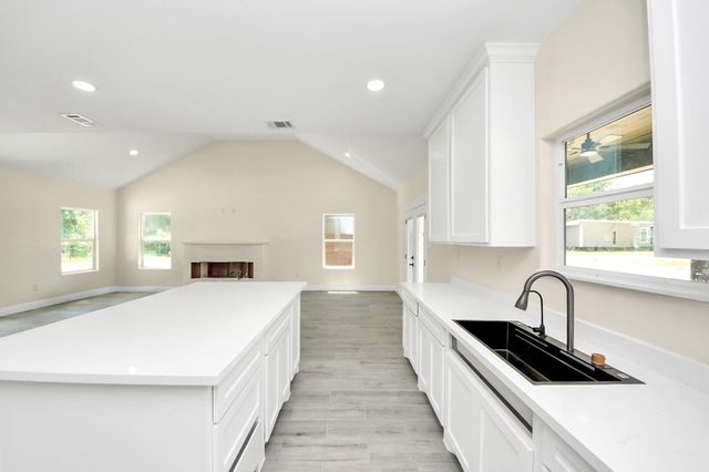 225 County Road 3189b 1, Cleveland, TX 77327