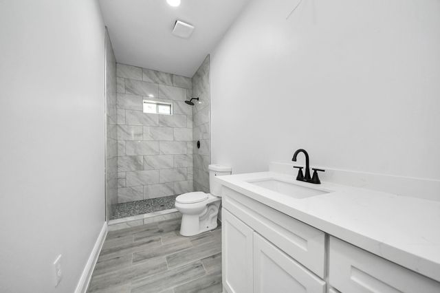 225 County Road 3189b 1, Cleveland, TX 77327