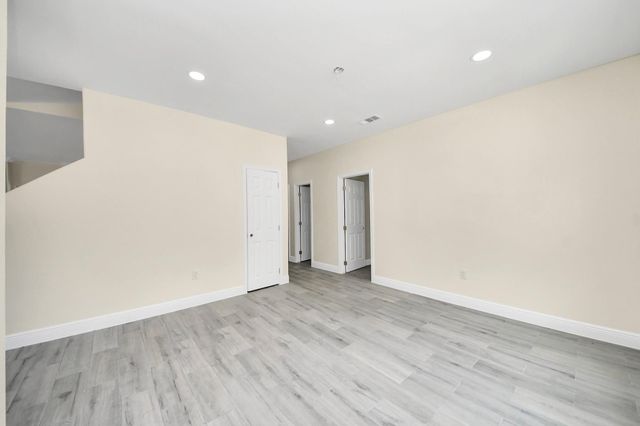 225 County Road 3189b 1, Cleveland, TX 77327