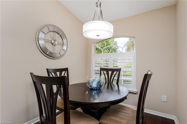 6658 Castlelawn PL 9, Naples, FL 34113