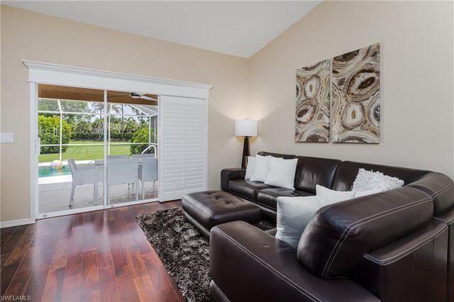 6658 Castlelawn PL 9, Naples, FL 34113