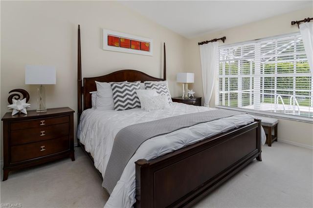6658 Castlelawn PL 9, Naples, FL 34113