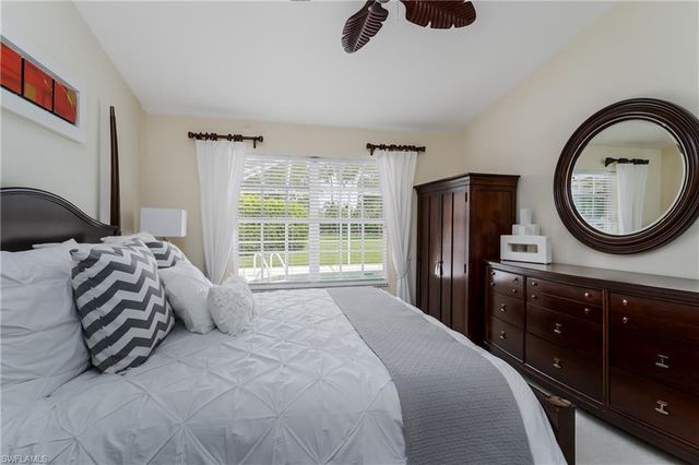 6658 Castlelawn PL 9, Naples, FL 34113