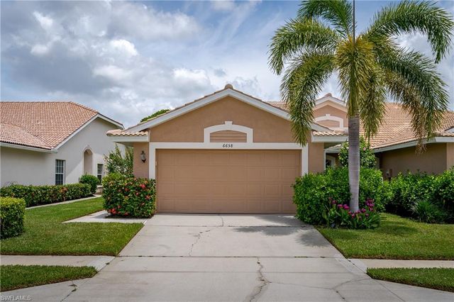 6658 Castlelawn PL 9, Naples, FL 34113