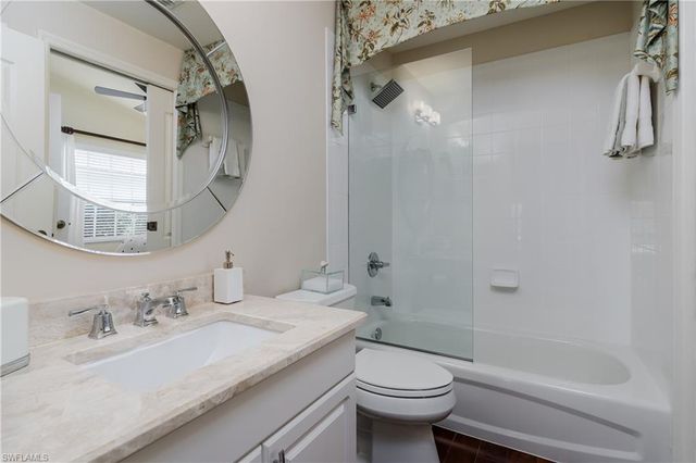 6658 Castlelawn PL 9, Naples, FL 34113