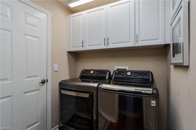 6658 Castlelawn PL 9, Naples, FL 34113