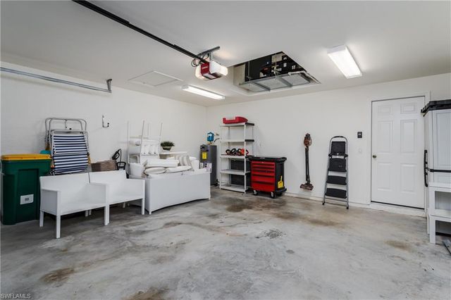6658 Castlelawn PL 9, Naples, FL 34113