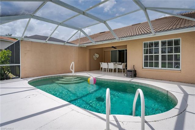 6658 Castlelawn PL 9, Naples, FL 34113