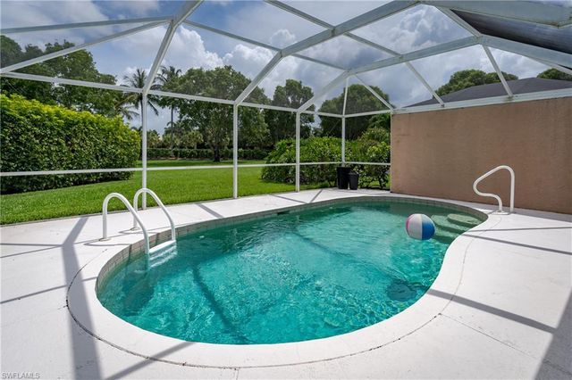 6658 Castlelawn PL 9, Naples, FL 34113