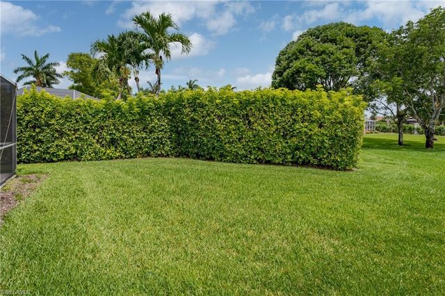 6658 Castlelawn PL 9, Naples, FL 34113