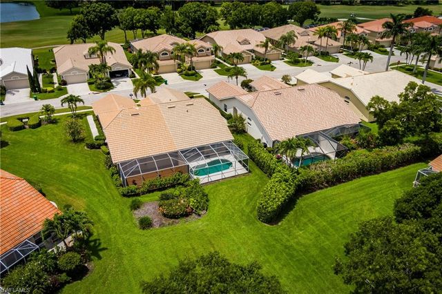 6658 Castlelawn PL 9, Naples, FL 34113