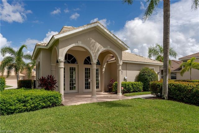 6658 Castlelawn PL 9, Naples, FL 34113