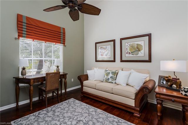 6658 Castlelawn PL 9, Naples, FL 34113