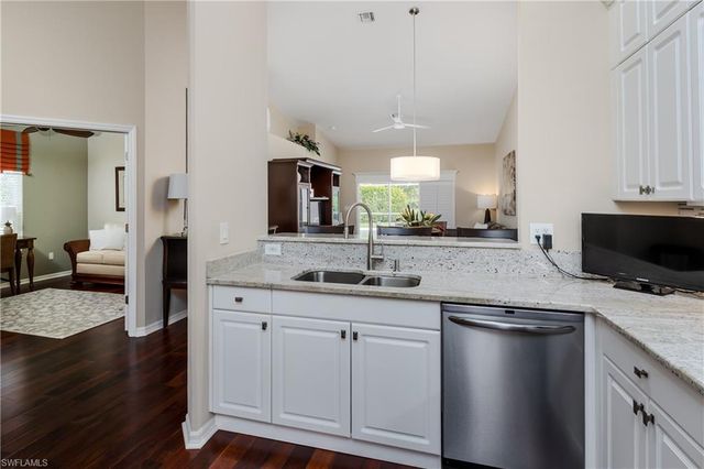 6658 Castlelawn PL 9, Naples, FL 34113